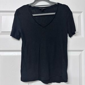 Banana Republic Black Lightweight v-Neck Short Sleeve Women’s T-Shirt Size Small
